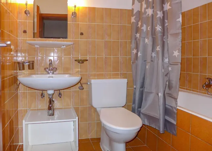 Yuca B Apt- 28 By Interhome Apartamento