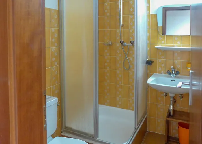 Yuca B Apt- 28 By Interhome Apartamento